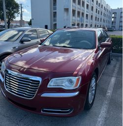 Chrysler 300 V6 – Clean Title 2013
