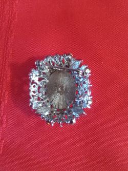 Ladies Brooches 