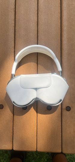 AirPod Maxes