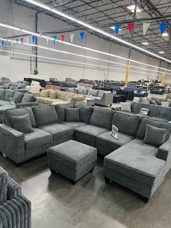 SECTIONAL SOFA WITH OTTOMAN