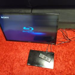 SAMSUNG"32 TV/Monitor (Not Smart) & Blu-Ray Player (Smart )