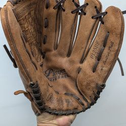Baseball glove 12.5 "   $35