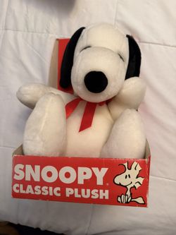 Classic Snoopy Plush In Box New 🐾