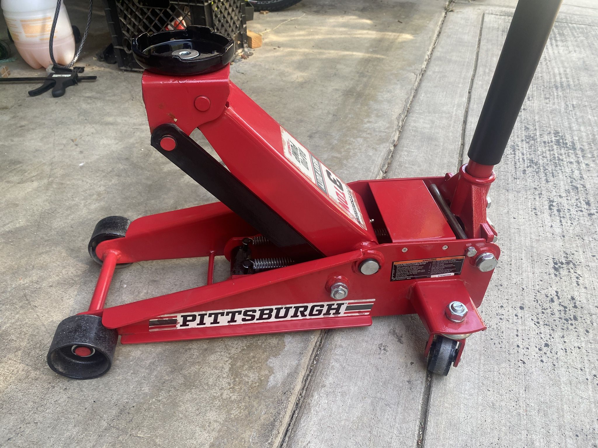 PITTSBURGH AUTOMOTIVE 3 Ton Low Profile Steel Heavy Duty Floor Jack With Rapid Pump