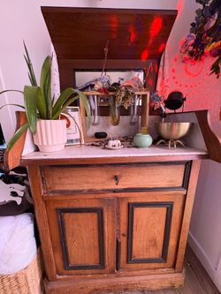 Apothecary counter / table