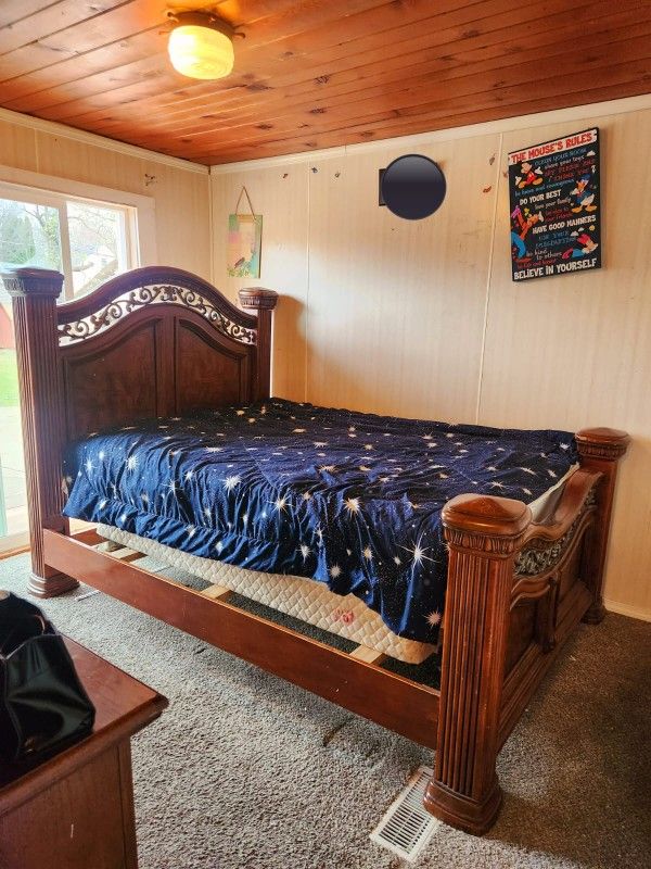 Queen Bed