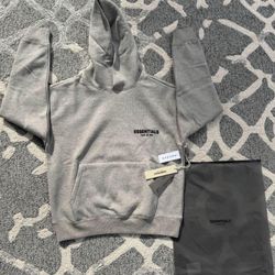 🔥 FEAR OF GOD ESSENTIALS HOODIE – DARK OATMEAL – SIZE M (NEW)