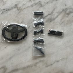 Toyota Camary Emblems