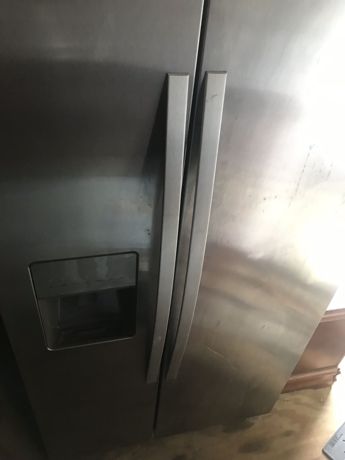 Stainless steel refrigerator/freezer