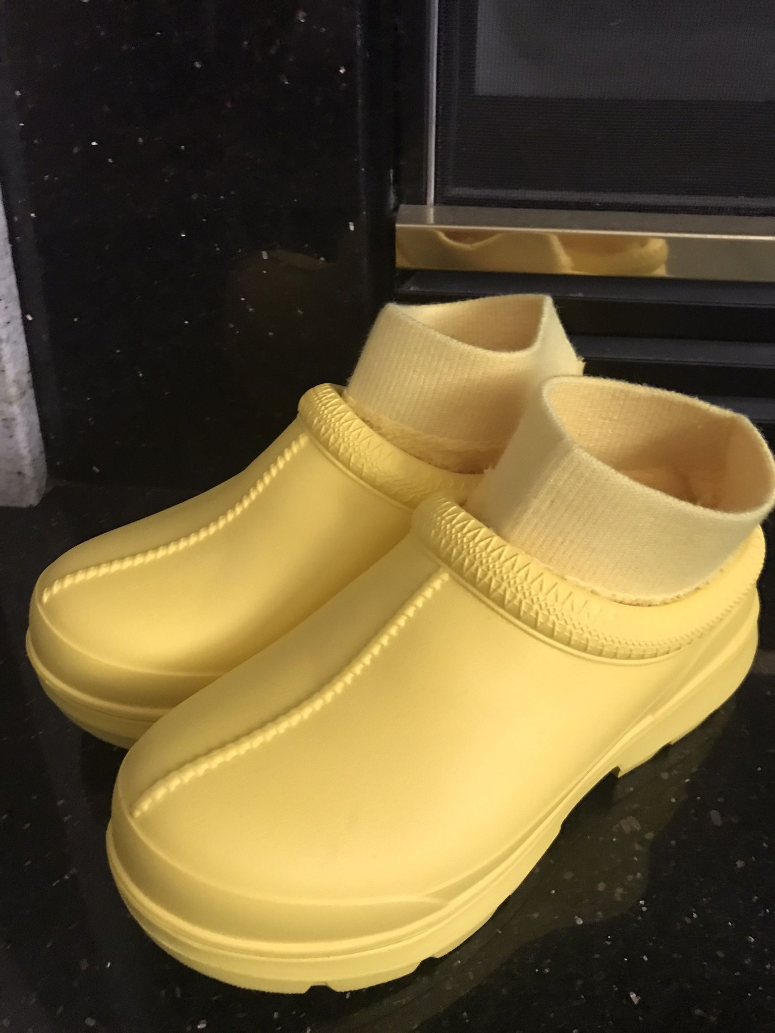 New UGG Size 7