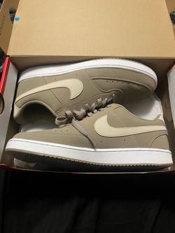Nike Low-Top Sneakers Tan/Beige