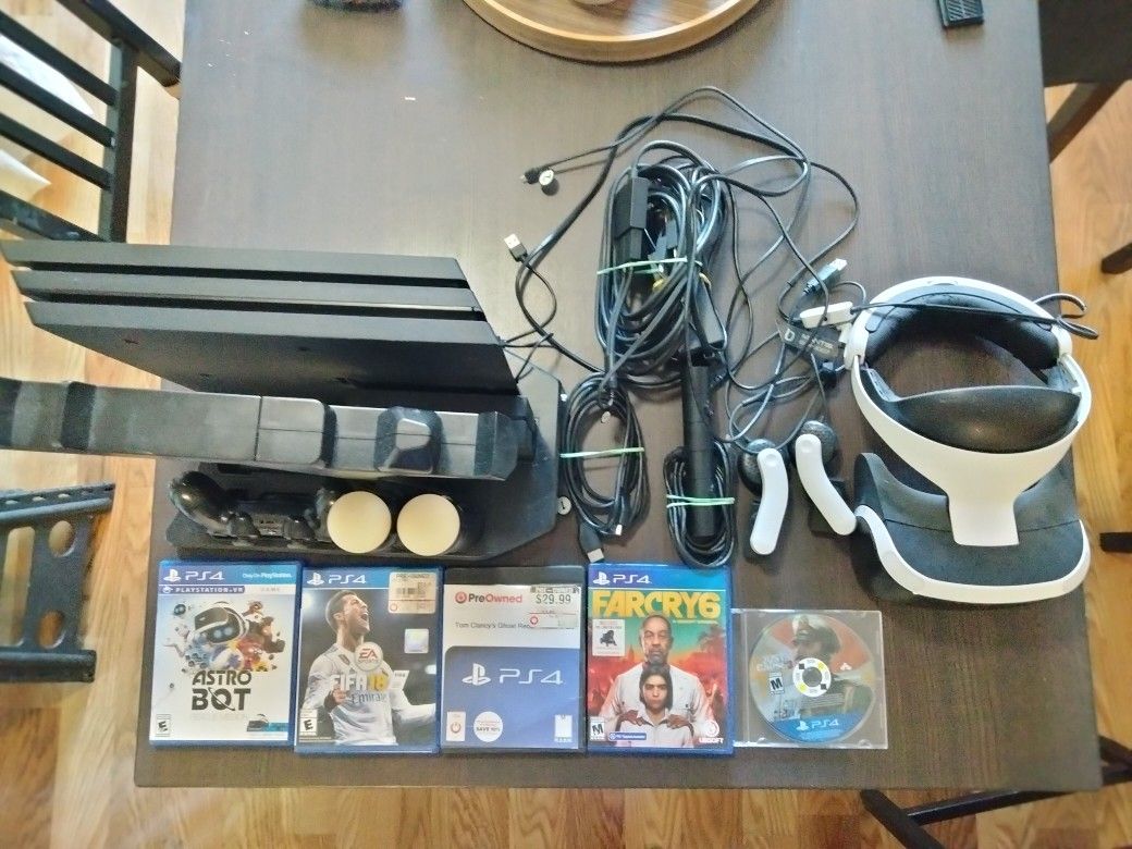 PS4 Pro and PSVR Lot