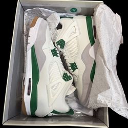 Air Jordan 4 Retro SB Pine Green. New. No trades.