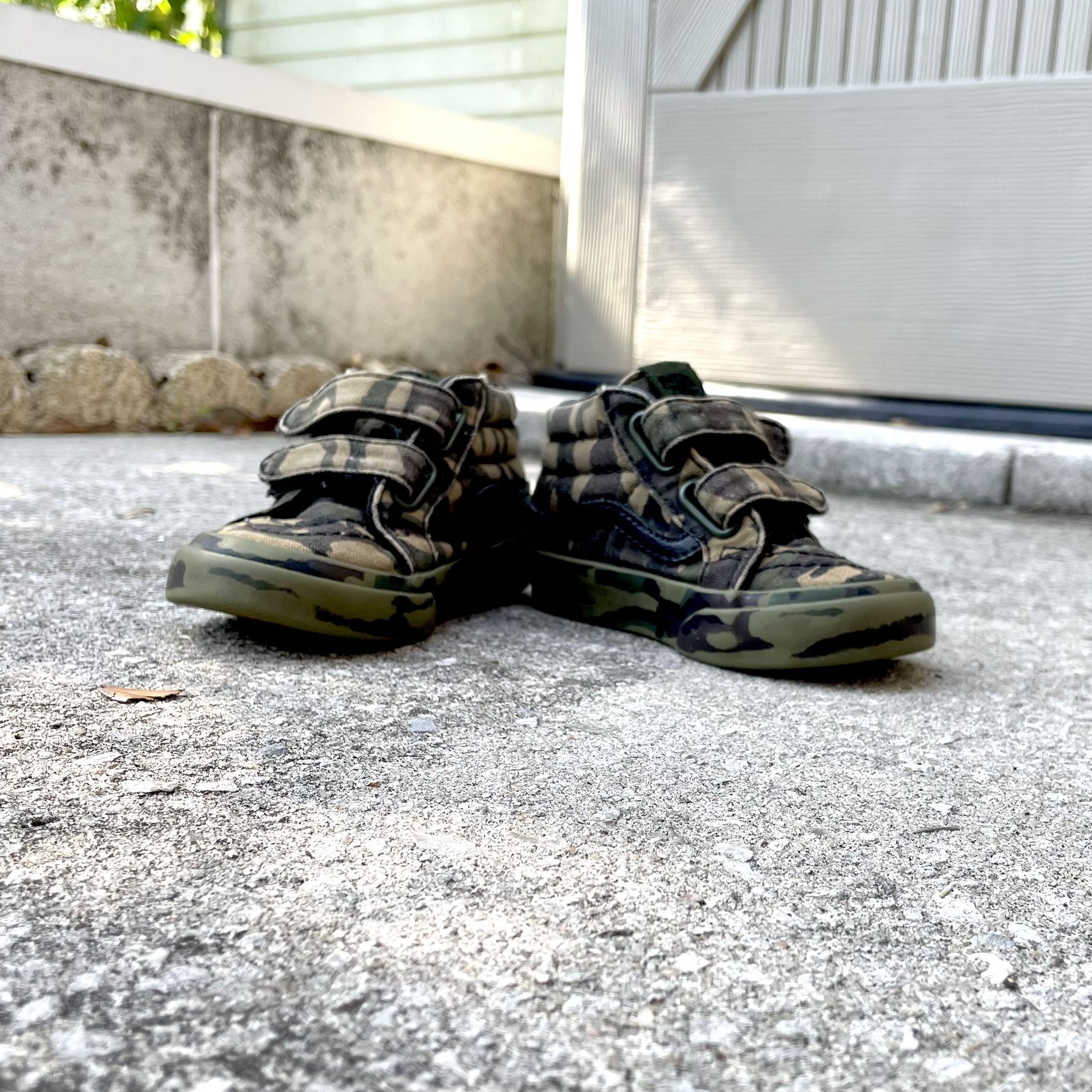 VANS Toddler Hightop Sneakers - Green Camo Lace Up - Size US Toddler 5