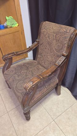 Decorative chair 40$