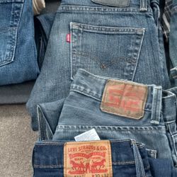 30x32 LEVIS JEANS MENS 