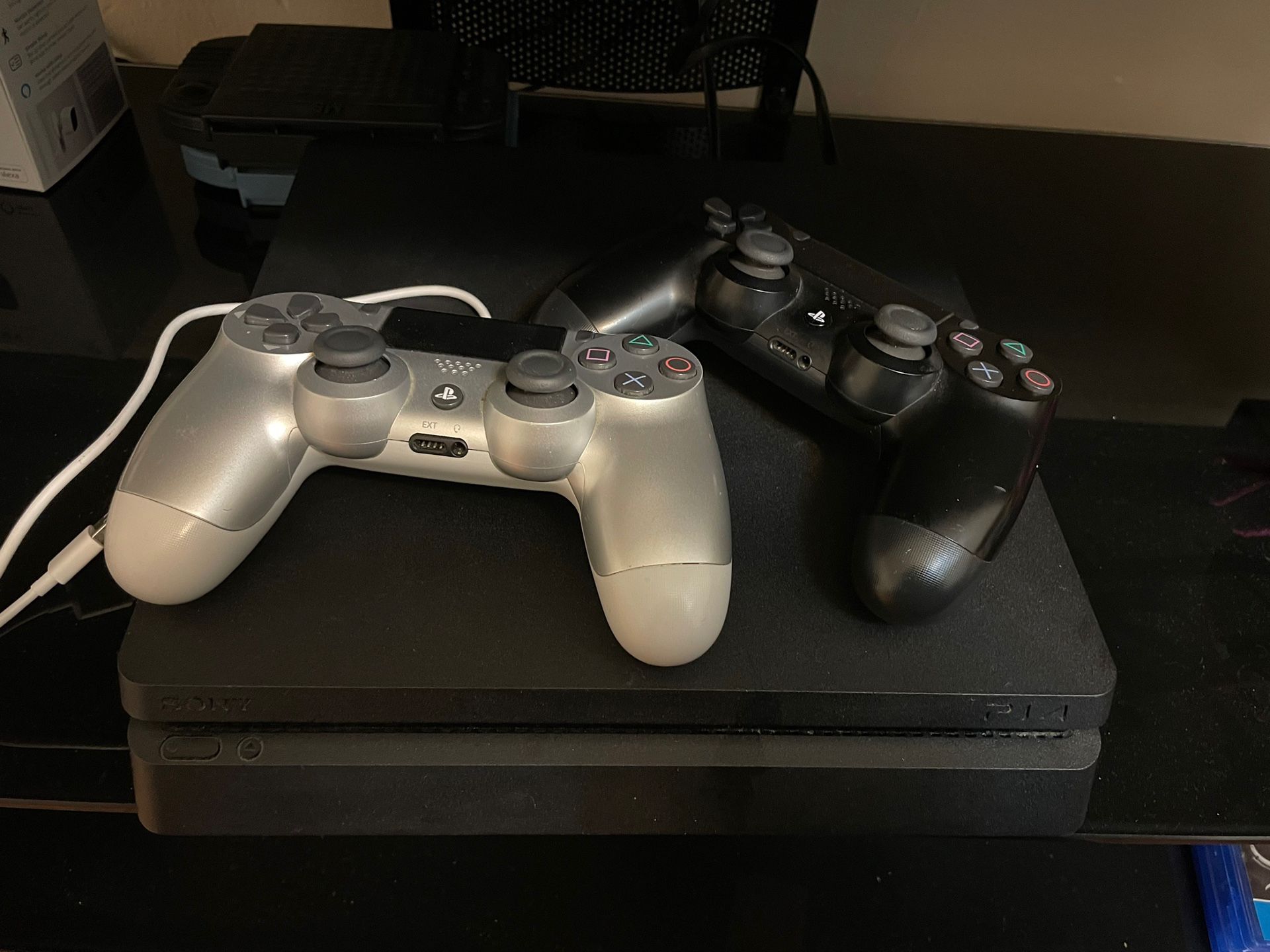 PLAYSTATION 4 1TB & 2 CONTROLS for Sale in Of Prussia, -