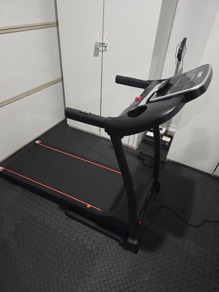 Folding Treadmill with Incline