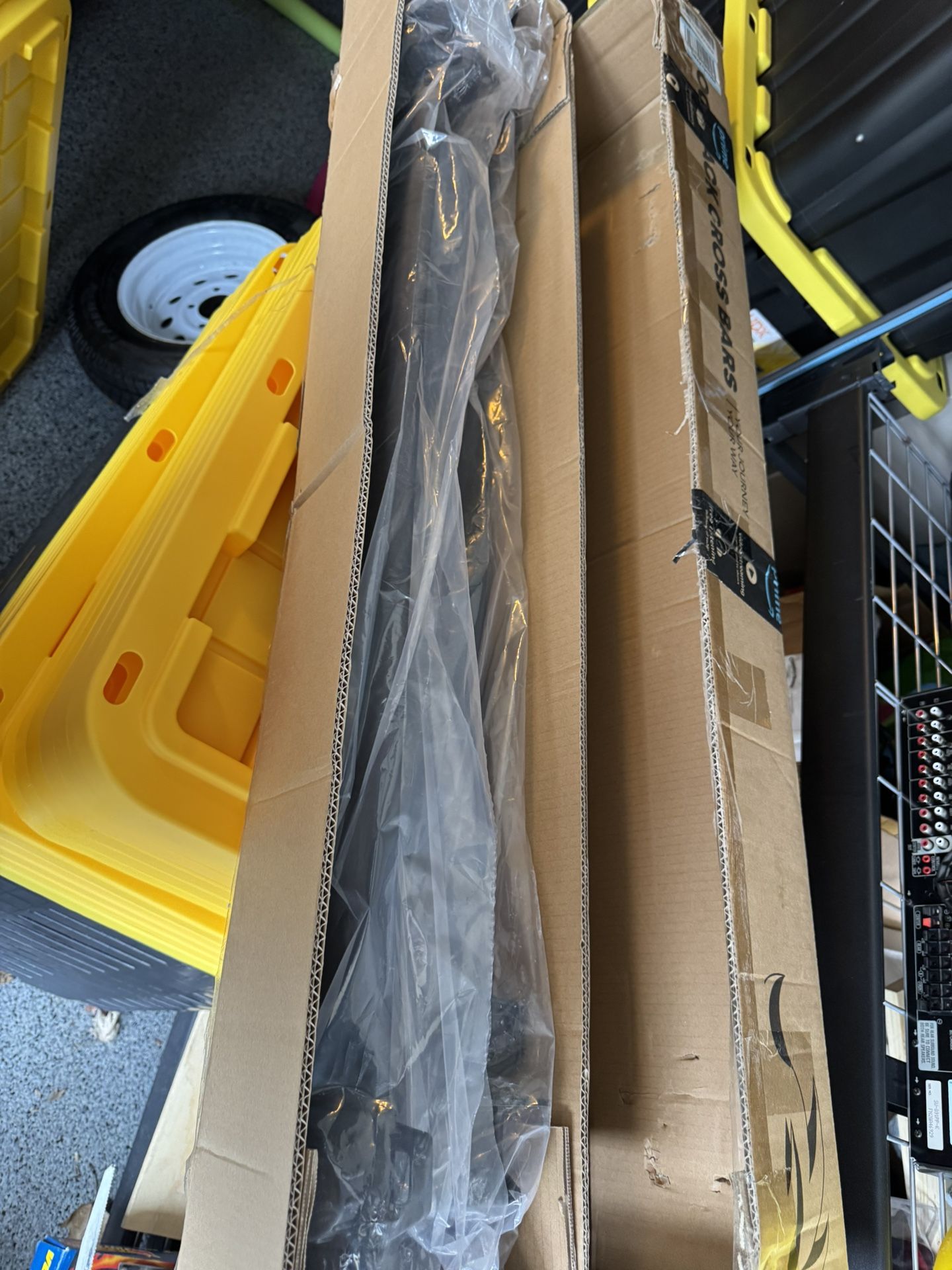 Crossbar 165 Pound Capacity Roof Rack For A Jeep Compass . New in Box