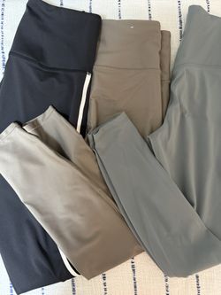 3 pairs of leggings - Small