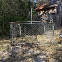 DOG KENNEL/ANIMAL PEN