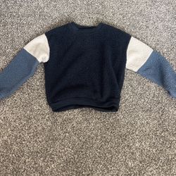  Women’s American Eagle Fuzzy Sweatshirt