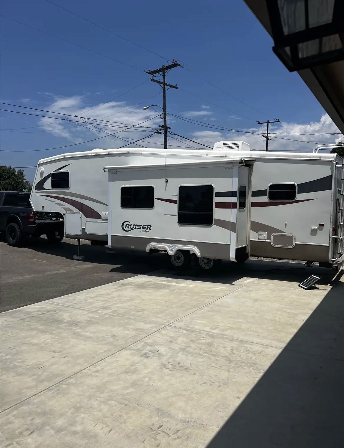 2005 Cruiser 29ft 5th Wheel by Crossroads