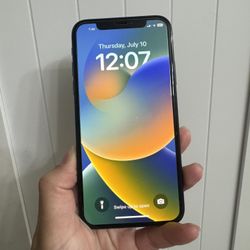 iPhone X 64 GB Unlocked Like New
