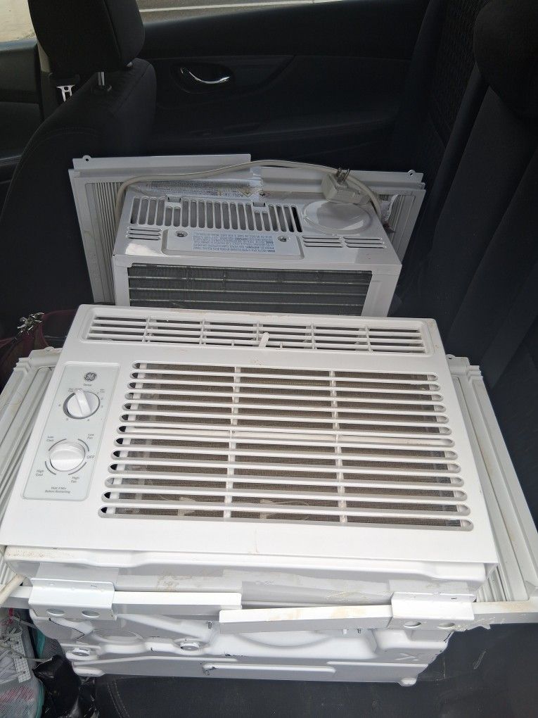 2 Room Air Conditioners. Barely Used. Gets Very Cold