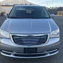 2016 Chrysler Town & Country