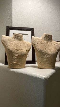 Necklace display