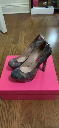 Betsey Johnson pumps