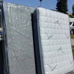 Queen Mattress And Box Spring 