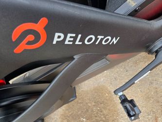 Original Peloton Bike (Excellent Condition) + Shoes, Mat & Weights