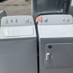 Beautiful Whirlpool Washer And Dryer Set White  . Warehouse pricing.   Warranty  . Delivery Available . 2522 Market st. 33901