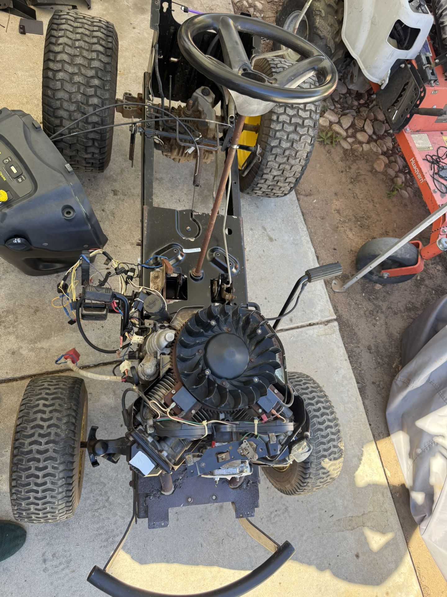 JOHN DEERE L130 RIDING LAWN MOWER