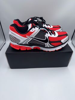 Nike Zoom Vomero 5 Bright Crimson Size 10.5 NEW 🔥