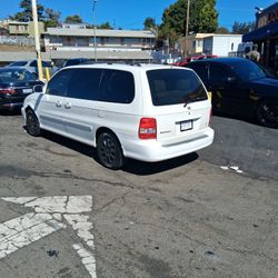 2005 KIA Sedona