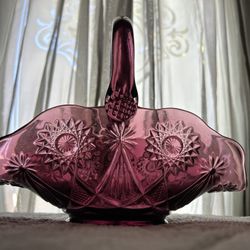 VTG- LE Smith Hobstar Pattern Amethyst Glass Basket 