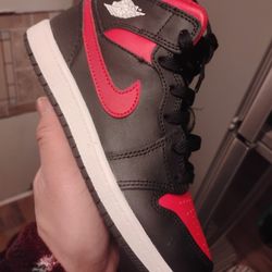 AJ 1 SIZE 2.5 Y 