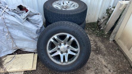 Toyota 6 lug tundra sequioa wheels 17"