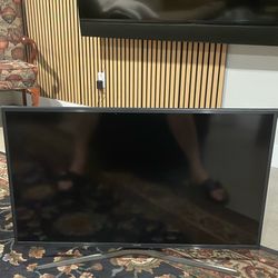 Samsung 40 Inch TV With Remote 