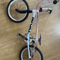Bmx racing bike