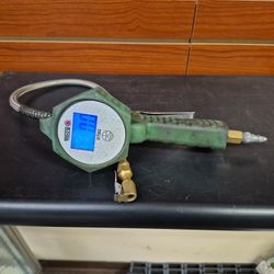 Matco Tools DT6G Digital Tire Inflator 
