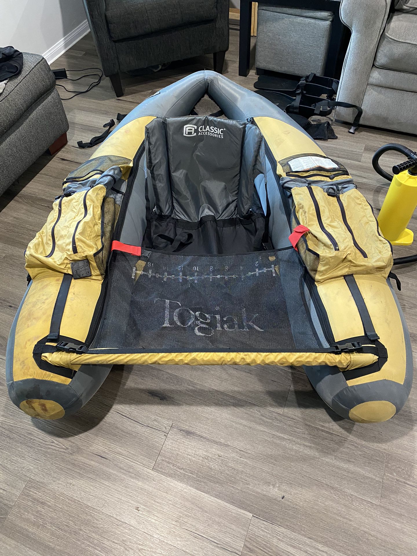 Classic Accessories Togiak Float Tube with Pump for Sale in Santa Ana, CA -  OfferUp
