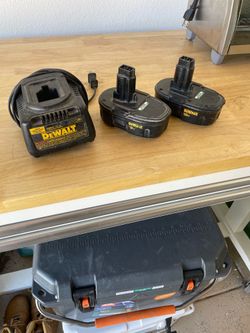 Dewalt 18v Batteries and Charger