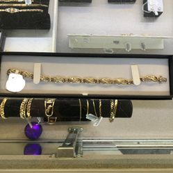 FLAWLESS 10K DIAMOND BRACELET 