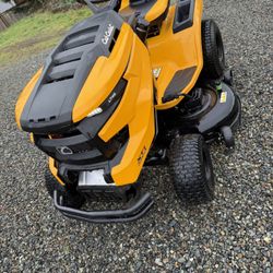 Cub Cadet Riding Lawnmower 