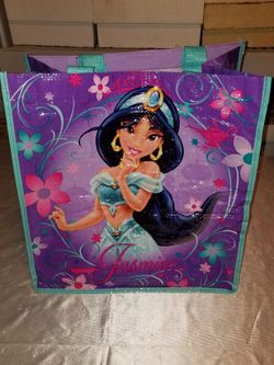 More New Disney Store,collectible Reusable Tote Bags ,
big Variety Of Different Bags $5  Each all in new and beautiful condition,located in Brentwood 