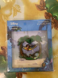 Disney Loungefly pin